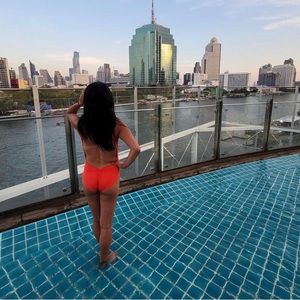 Londre swimwear - The Minimalist one piece in Fiesta Red size small worn once